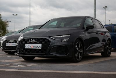 Audi d'occasion disponible chez click2move by Declerc.